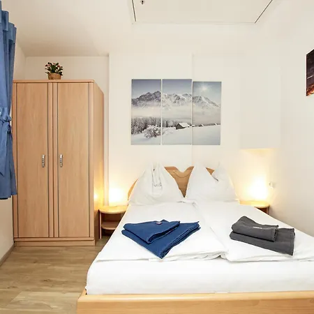 Nagelschmied アパート *